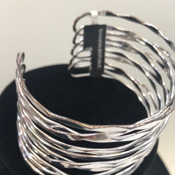 SOLD/Banana Republic Silver Cuff ✨NEW✨ with tags✨ - Picture 5 of 6